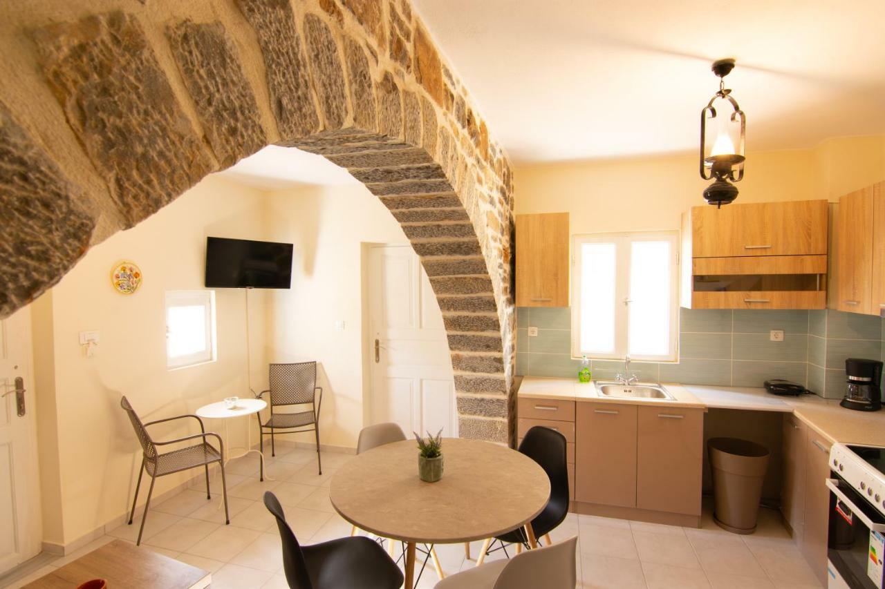 Lilas Traditional Maisonette Элунда Экстерьер фото