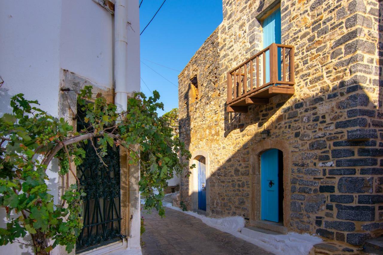 Lilas Traditional Maisonette Элунда Экстерьер фото