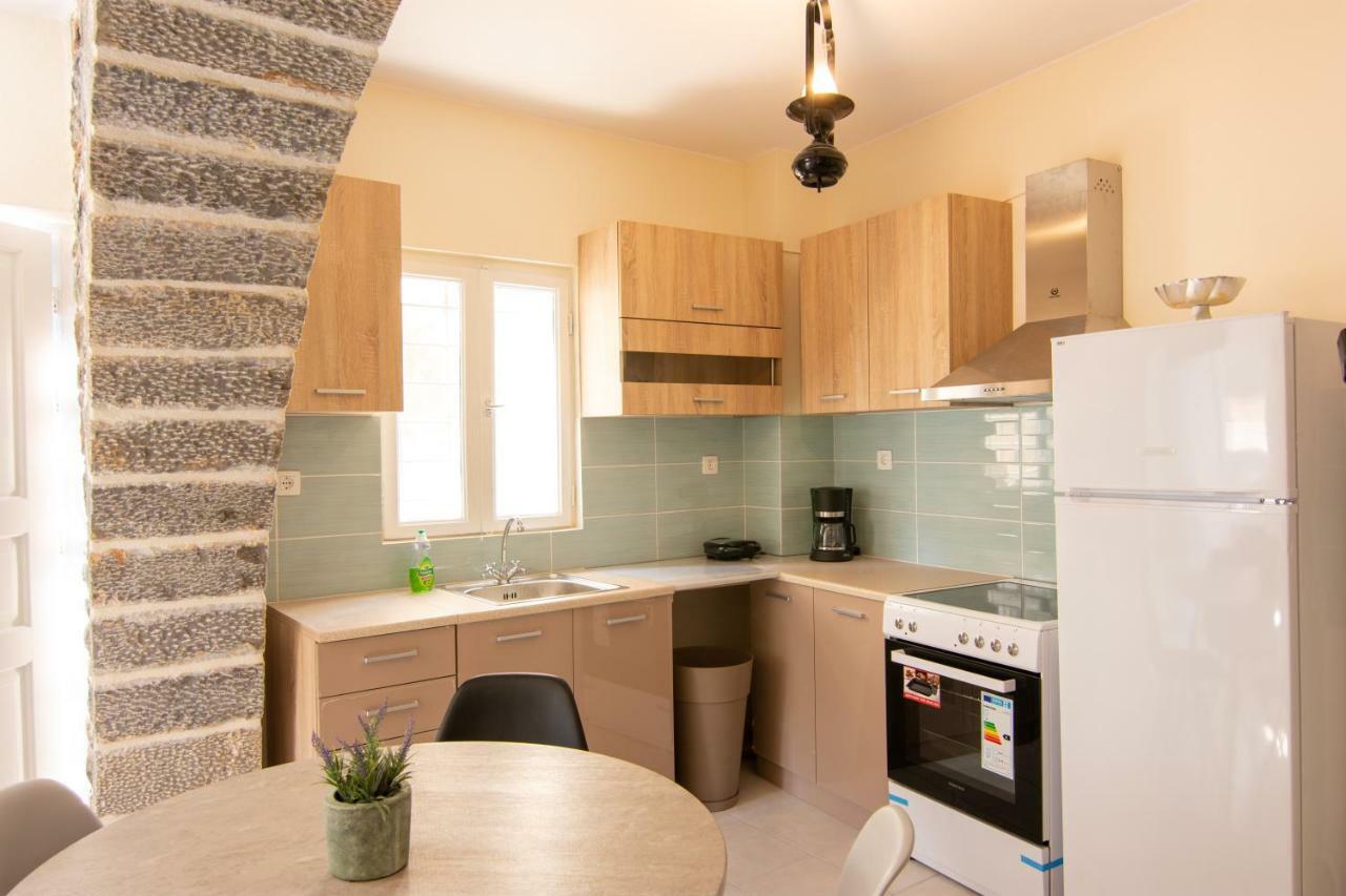 Lilas Traditional Maisonette Элунда Экстерьер фото