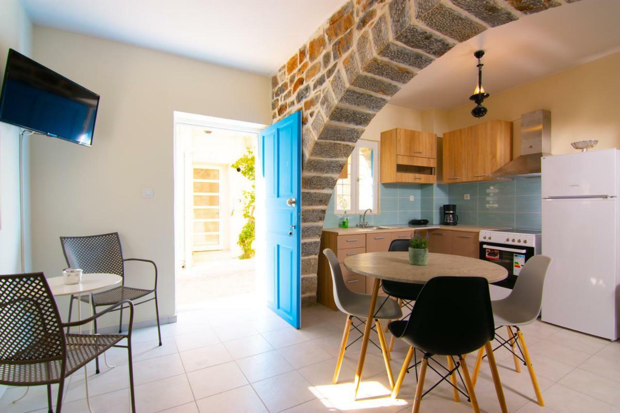 Lilas Traditional Maisonette Элунда Экстерьер фото