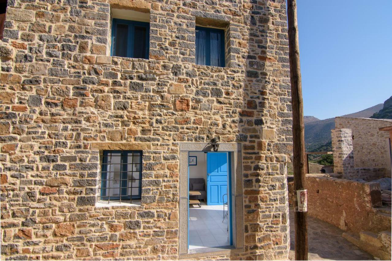 Lilas Traditional Maisonette Элунда Экстерьер фото