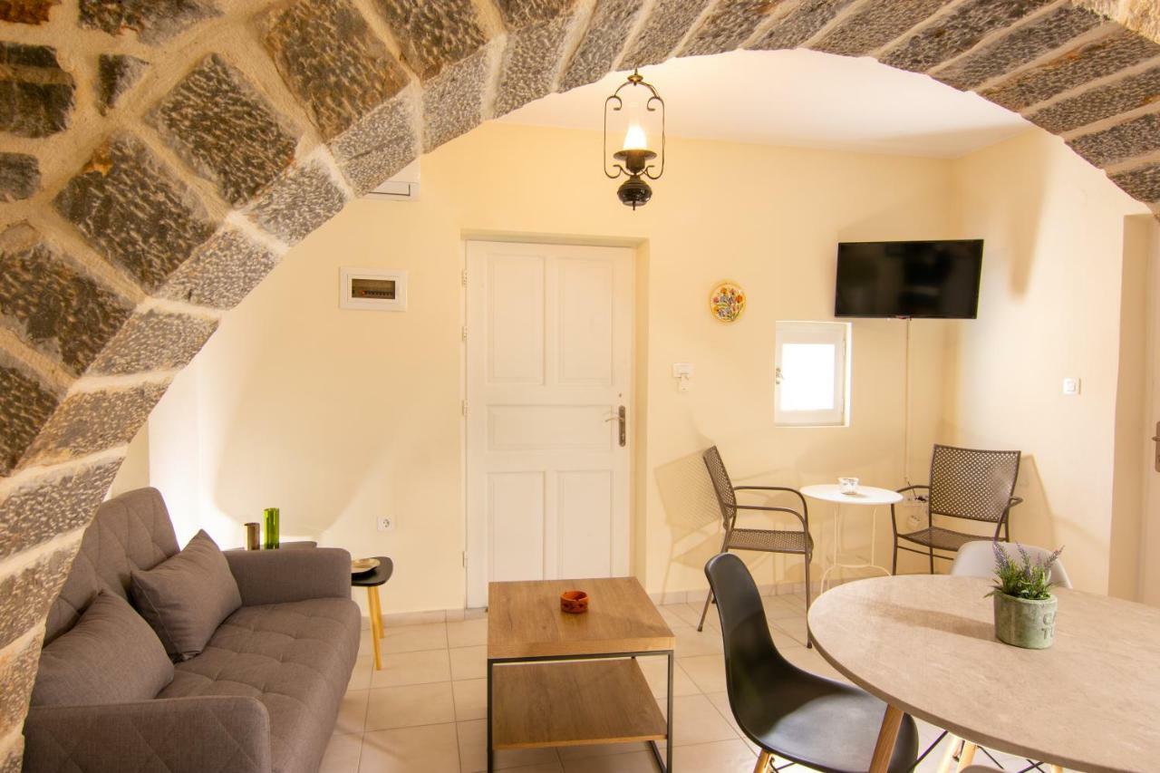 Lilas Traditional Maisonette Элунда Экстерьер фото