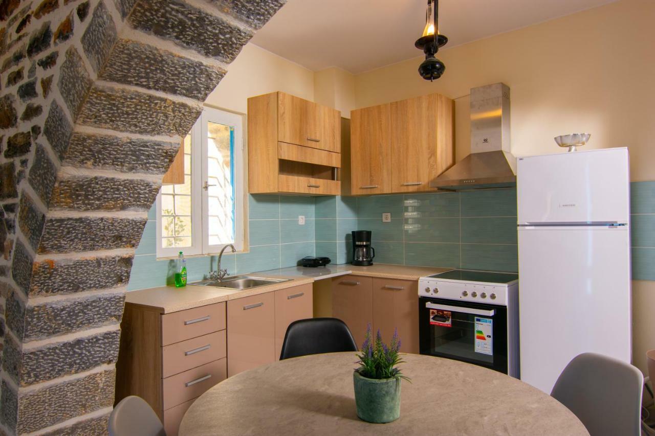 Lilas Traditional Maisonette Элунда Экстерьер фото
